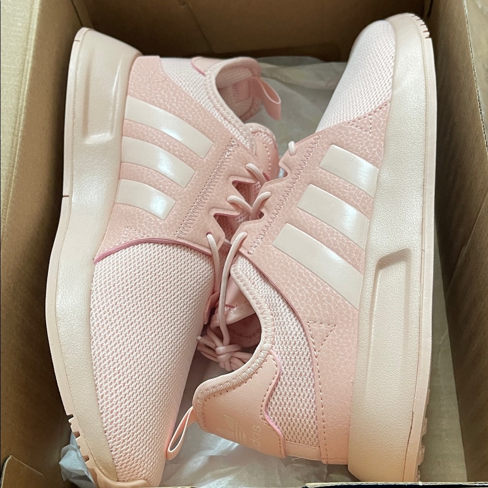 Adidas Women's Soft Pink Sneakers - Picture 3 of 5